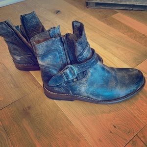 Bed|Stu Beeca Booties